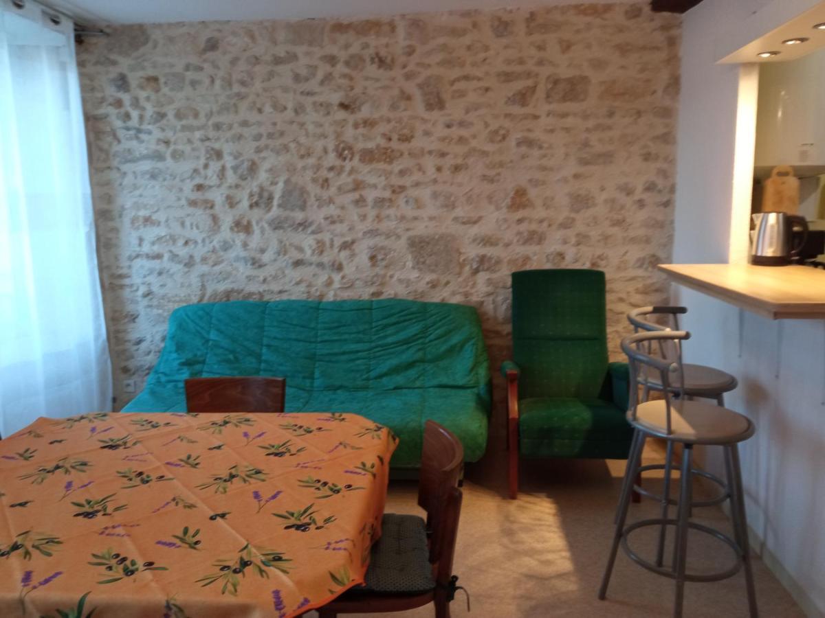Appartement Centre Petite Ville Poitou Gencay Bagian luar foto