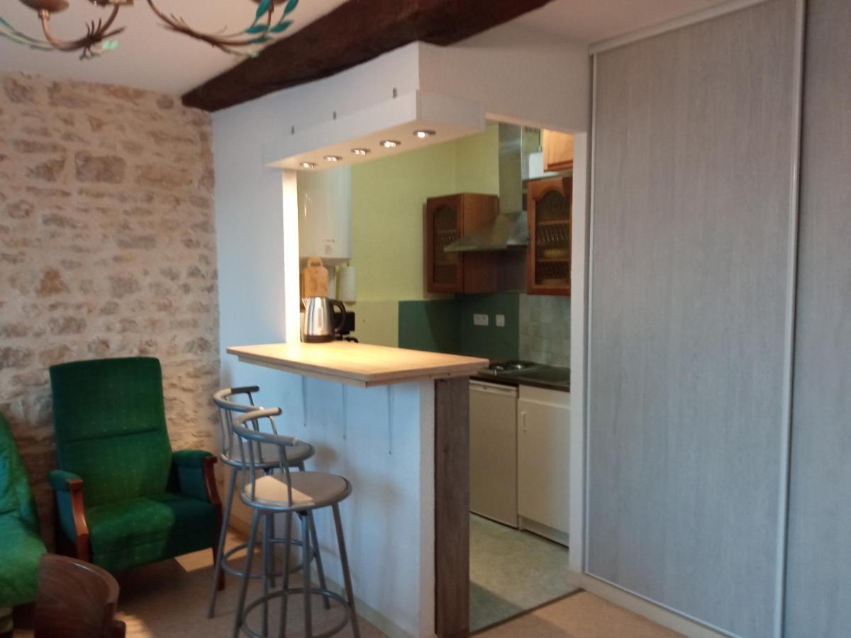 Appartement Centre Petite Ville Poitou Gencay Bagian luar foto